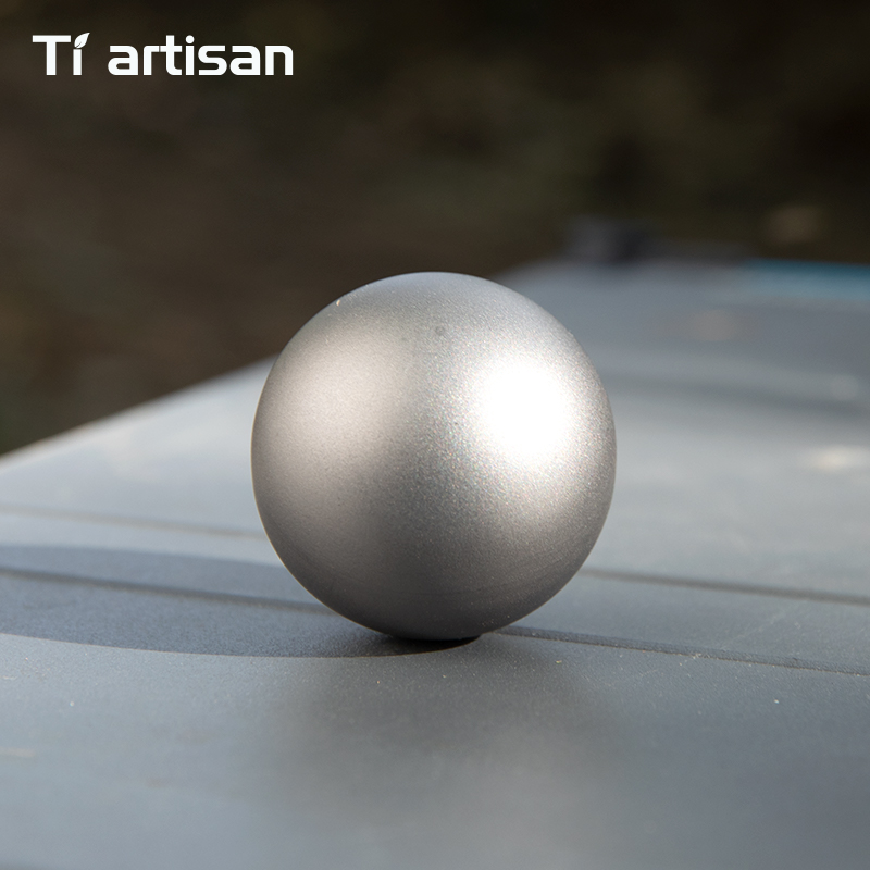 Tiartisan 40mm チタン製アイスボール 再利用可 - Whiskey Stone Set のレビューと価格