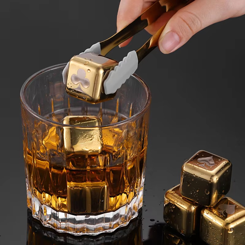 ゴールドとシルバーのメタル冷却ロック 再利用可能なアイスキュ - Whiskey Stone Set のレビューと価格