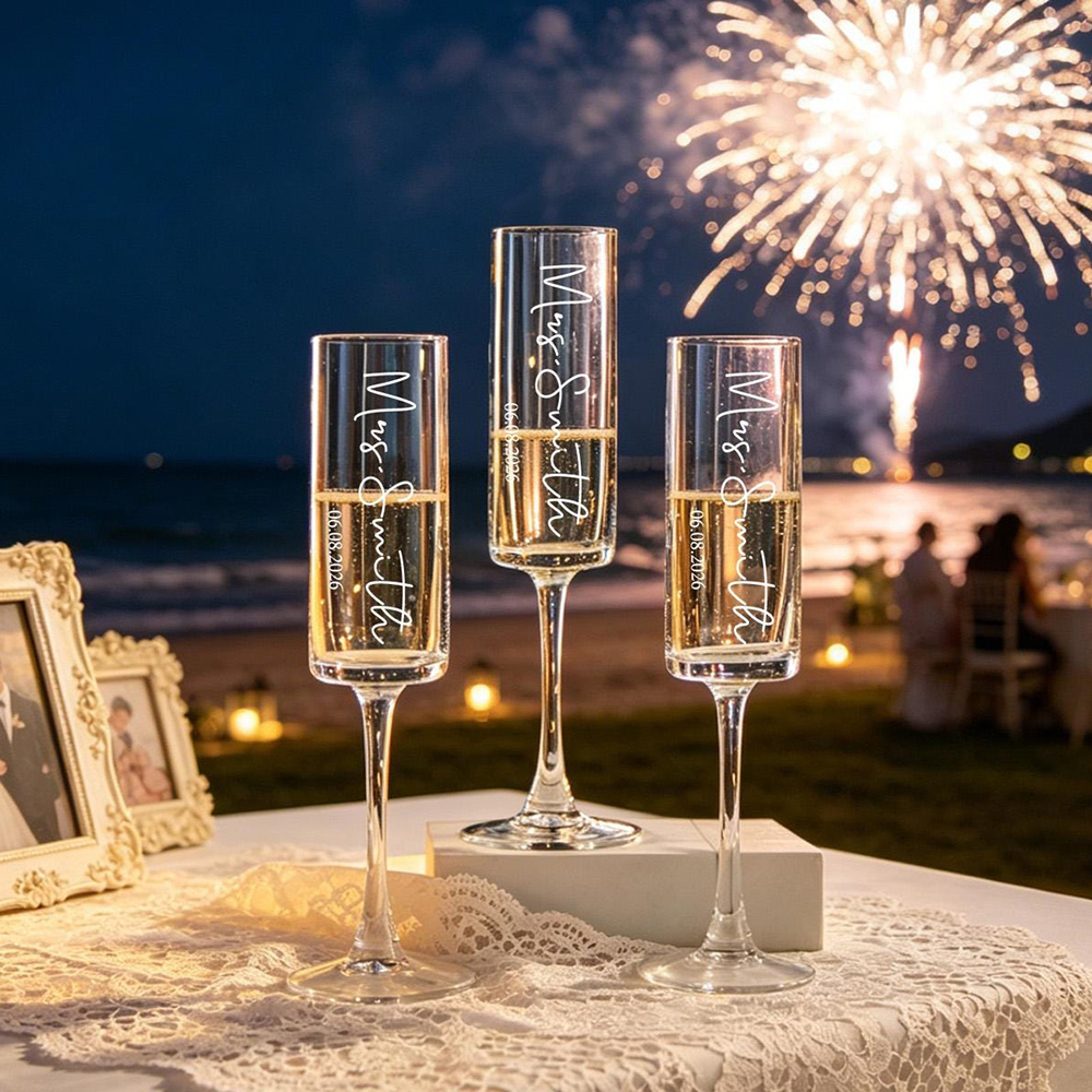 カスタムウェディングシャンパンフルート2個セット　名入れ結婚 - Champagne Flute Pair のレビューと価格