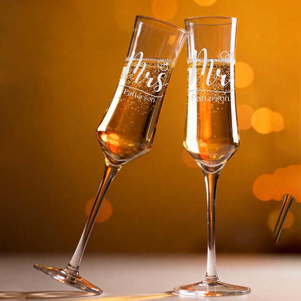 カスタム「ミスター＆ミセス」シャンパングラス、シャンパンフル - Champagne Flute Pair のレビューと価格