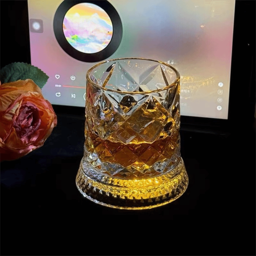 ユニークな360度回転式グラスワイングラス、光る台座付き透明 - Wine To Beer To Liquor のレビューと価格