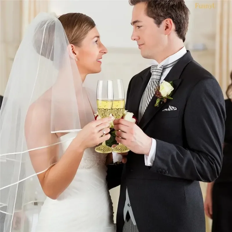 ラインストーンの金属底を備えたシャンパングラスライト、新しい - Champagne Flute Pair のレビューと価格